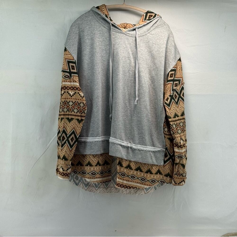 New with tags Gilded Intent Gray and Tan Patterned Women's Large Hoodie